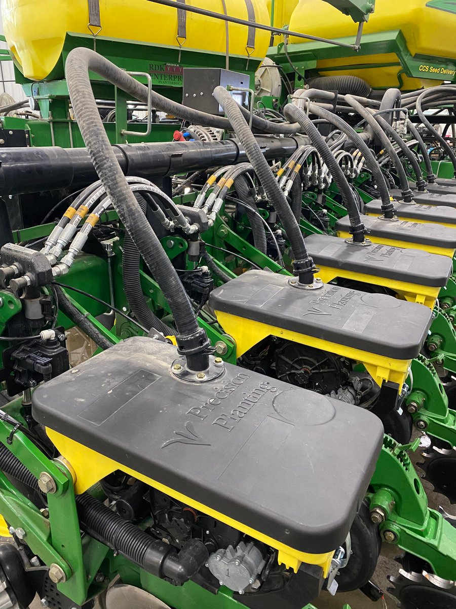 IncRdk's tweet photo. @PrecisionPlant #EMFlowsense just plain works!🚜💪 row by row monitoring! #KeetonLowSticks great combo! #HotRodPlanters #Plant23 Are you ready?! https://t.co/dVcwBc3Fcf