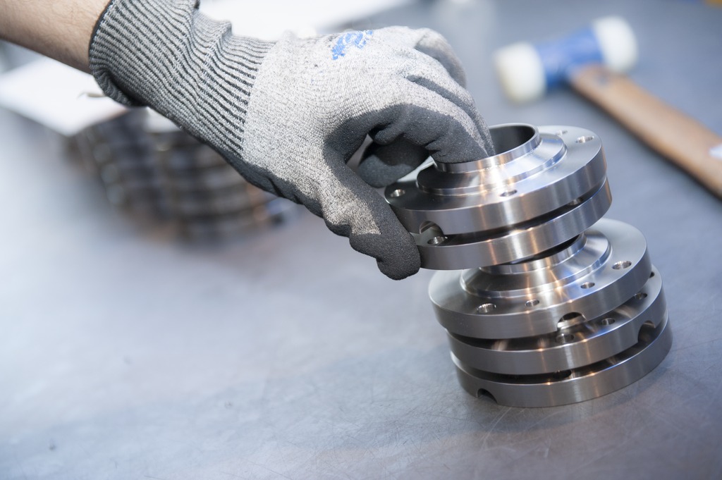KronesInc's tweet photo. Cheers to the weekend and no unscheduled machine standstills. In the event of an emergency, we are there to help! Our LCS repair helps you quickly and efficiently. #LifeCycleService https://t.co/MCEXf3sPAE
