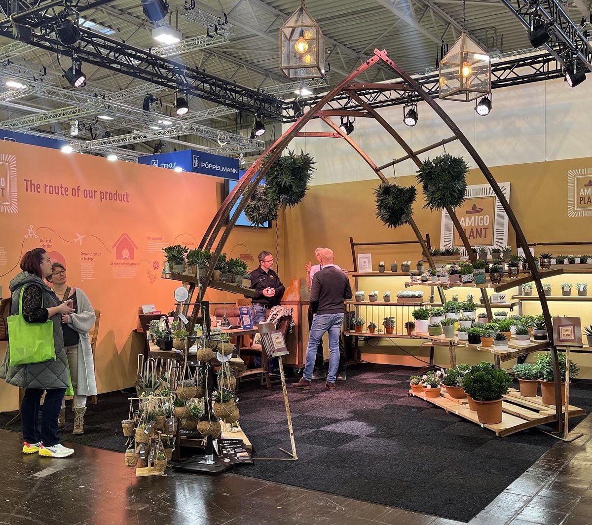 Deze week vond IPM Essen plaats. Waar wij weer een aantal mooie stands mochten realiseren ⚙️🗒️. Bij deze een kleine impressie van de geslaagde beursdagen🪴. #ipmessen #duitsland #beurs #sierteelt #opbouw #standontwerp #beursondersteuning