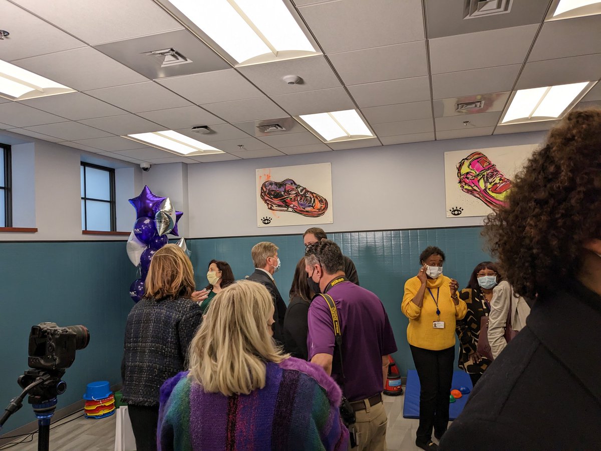 CharlandBob's tweet photo. Yesterday, I attended the ribbon cutting for the @UPMC Western behavioral health center in the old goodwill building. It was too crowded to take good pictures, but I did get one with @baron_batch, who used his art to bring happiness to the kiddos here! https://t.co/K6RdzkZbJw