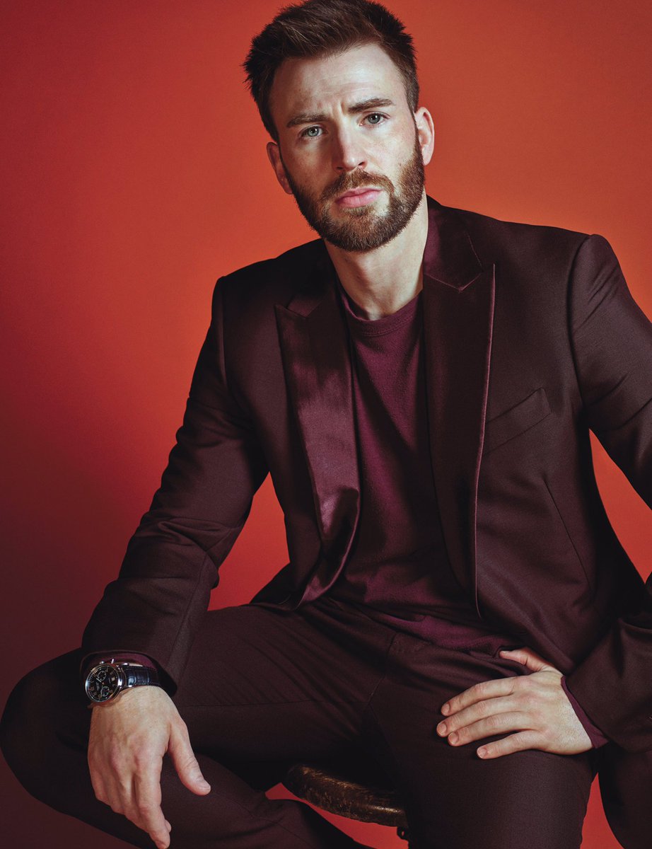 BuzzingPop's tweet photo. Chris Evans was named the seventh most handsome man in the world, according to Science. https://t.co/lmypibvZKA