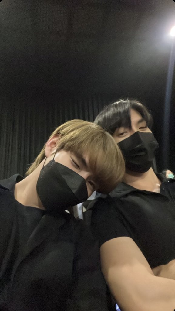 GameRChoi407's tweet photo. เคมีที่ดี มองเขาอยู่ด้วยก้นแล้วมันเหมาะสมดี ก็คือดี ไม่ต้องคิดเยอะ!! 
เวิร์คช็อปเมื่อไหร่ค๊าาา ไปเจอได้ไหม 🤏🏻

#nuttwsr #BoatYongyut
#BoatNut 
#HBaYGtheseries https://t.co/VpbsuNFier