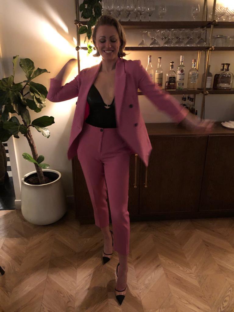 The_JaneGrey's tweet photo. Mommy’s gotta go talk with her hot and clever friends now ok @therealWDN #feminist #femalegaze #sexuality #powerdressing #pinkispowerful https://t.co/cOcKlK2Ty0
