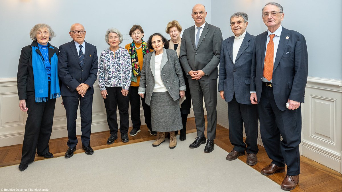 Holocaust-Überlebende haben mir ihre Geschichte anvertraut. Das Treffen war eindrücklich, die Schilderungen erschütternd. Wir müssen die Erinnerung an den #Holocaust wachhalten. Wir alle stehen in der Pflicht, dass er weder verharmlost, noch vergessen wird. #HolocaustMemorialDay