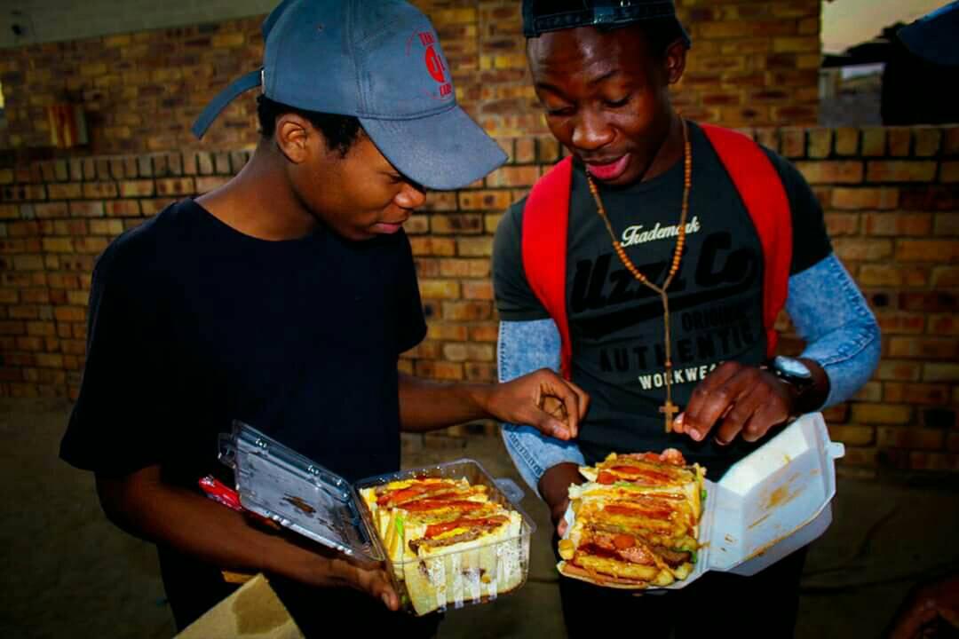 skeem_corner's tweet photo. Hey Guys we are Skeem Corner in Tzaneen Limpopo ko tickyline near R&amp;R Guest House

We sell Food &amp; Freakshakes ,we follow everyone who like and retwet our work

0818784726
#Sjava breaking news #SkeemSaam Mpho Phalatse https://t.co/JwZrhqAQCI