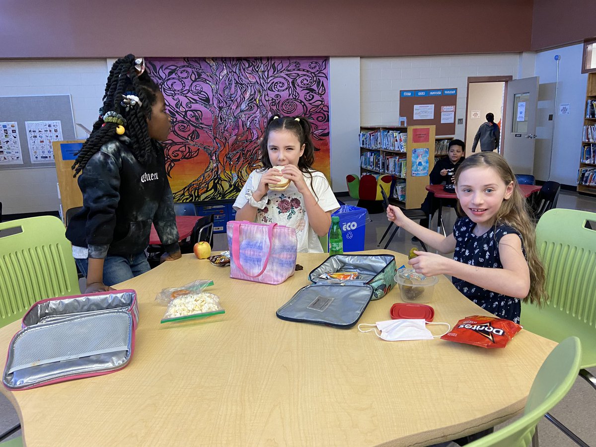 Happy to be celebrating the Student Leadership at LSK today. Lunch, games and floor hockey. Thank you to The Parent Council for helping to make this day happen. 

@WinnipegSD <a href="/toujouramie/">Amie L Johnston</a> @gkatchanoski