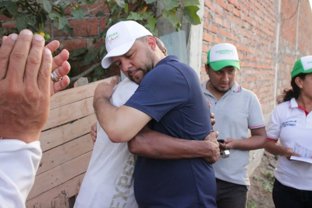 HEGASS's tweet photo. 🗓 18 días en territorio 🏃🏃‍♀️🏃🏻‍♂️

Los abrazos de esperanza cada vez son más fuertes. Estamos a pocos días de un cambio verdadero.

Contigo transformaremos Jaramijó 🇷🇺 este próximo 5 de febrero, vota todo Alianza de la Unidad Jaramijense. 💪 https://t.co/hctrMmyFqH