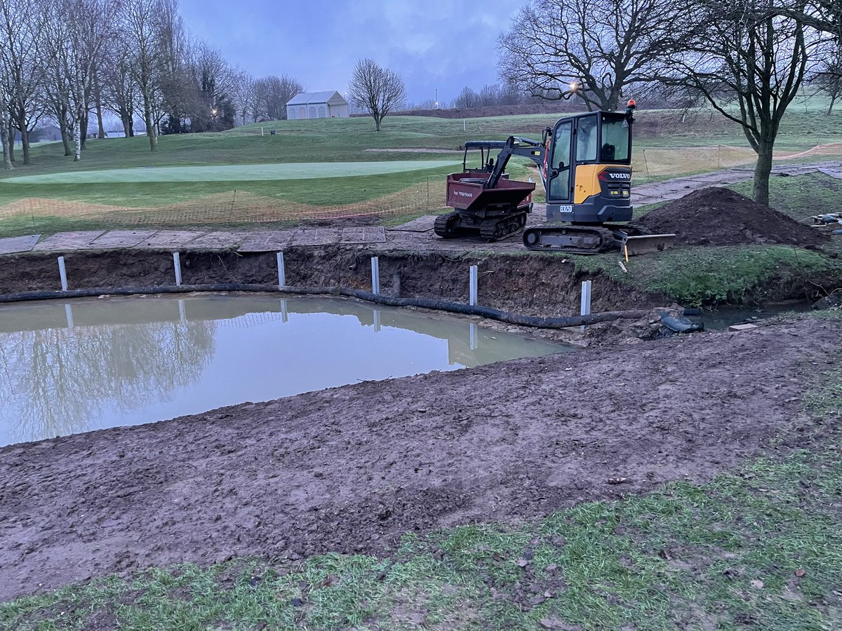 GolfLutterwort1's tweet photo. A great change to the par 3 15th . With the pond made bigger and sleeper wall put round over half of it . All paid for by a member in memory of her husband . https://t.co/YtOkT4tGzY