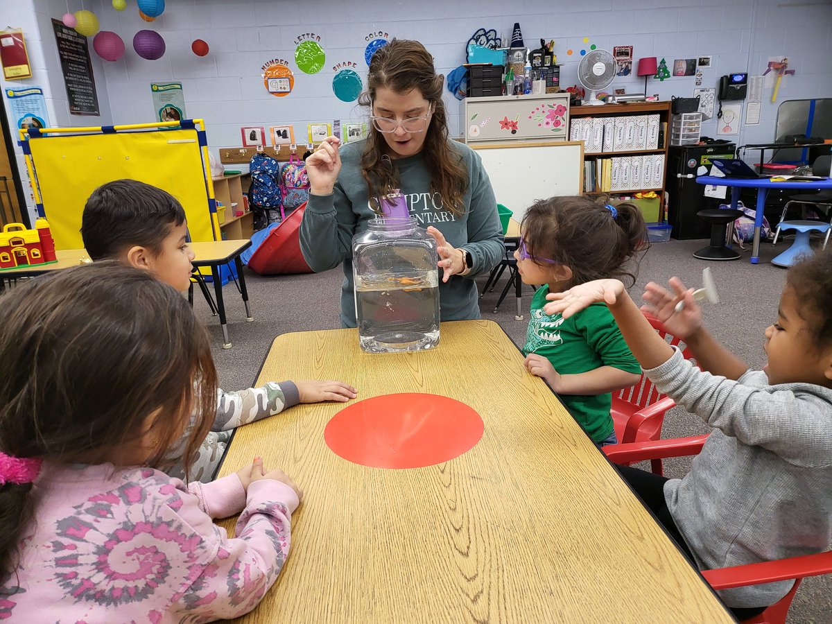 clarkCESprek's tweet photo. We are studying opposites this week. Today, we talked about the opposite of the sink is float. #makeanimpact #comptoncubs #prekrocks @Comptoncubs https://t.co/1G92R6ukaO