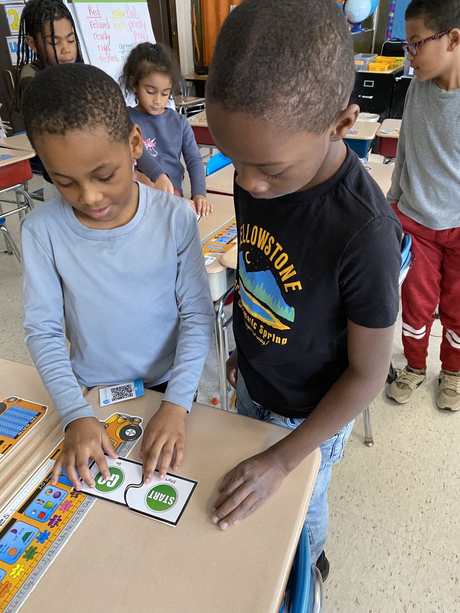 RCSDFoundations's tweet photo. Finding our synonym puzzle partner and using our synonyms in complete sentences! @RCSDNYS @drpeluso @shanieleads @RcsdSpeech @white_lajuan @rm5151 @ChiefDemario @AlkiewiczAmy @DianaRadley17 @Rcsd34 @andreazona1 https://t.co/IXN5Tmrlfn
