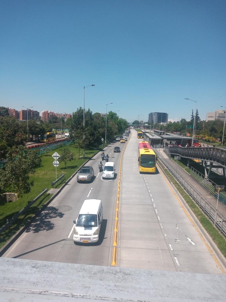 rodriguez_yolim's tweet image. Saludos 🤘🎼🎶🎸@juankiss67 escuchado @Radioacktiva_   desde la Av el dorado  ( Bogotá) #RetroRock  porfa si es posible - Dream on - Aerosmith. Gracias