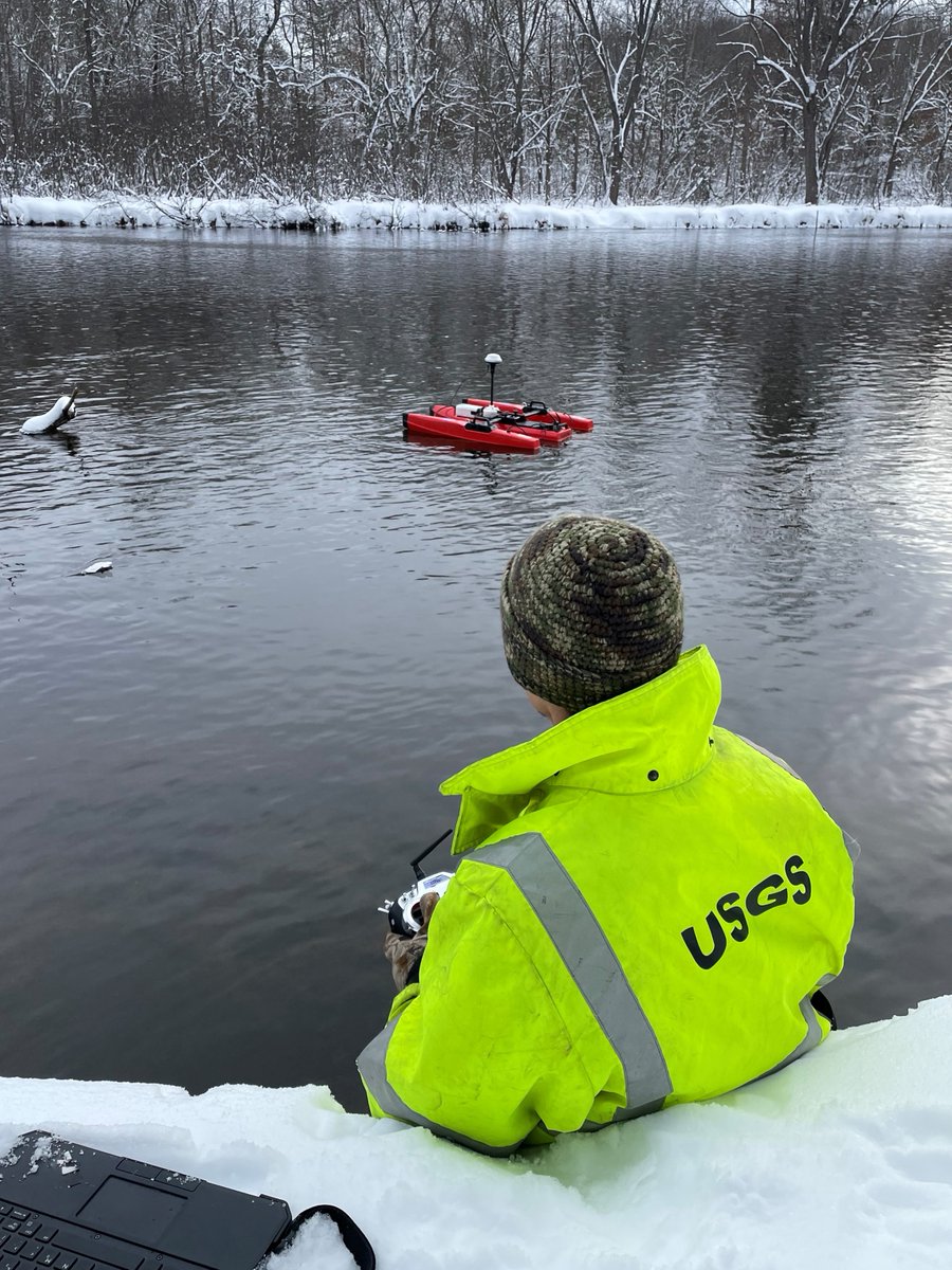 USGS_UMid's tweet photo. Just another day in #FieldPhotoFriday paradise!
Hydrotech Jarvis Kaderlik looks over a serene #WisconsinRiver while making a stream discharge measurement using a remote-controlled M9 ADCP, near #USGS streamgage 05391000 Rainbow Lake nr Lake Tomahawk, WI
https://t.co/mG1TZxvaiH https://t.co/3MwPDbcza7