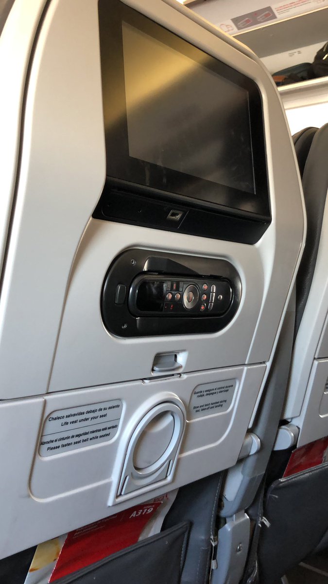 WilliamADC's tweet photo. Extraño la comodidad de estás sillas @Avianca https://t.co/ipP12LiYzS