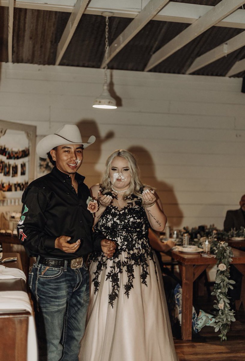 blackwell_ginny's tweet photo. if you look closely you can see him contemplating putting that cake up my nose🥲
1•7•23🤍 https://t.co/rJBbpZjBBP