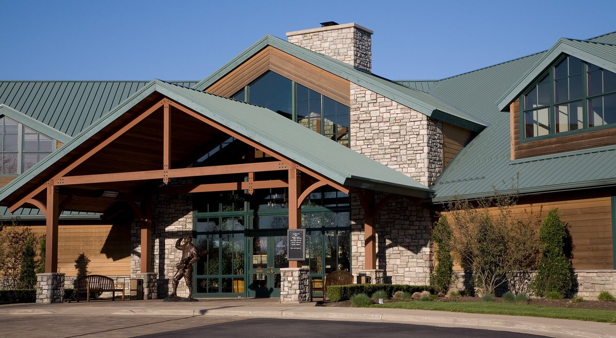 SheffieldMetals's tweet photo. #FeaturedProjectFriday Take a look at this beautiful Hemlock Green metal roof on the Stonewater Country Club in Highland Heights, Ohio! #metalroofing #metal #sheffieldmetals #roofing #SMI #contractors #architecture https://t.co/KaxY6yE01Y