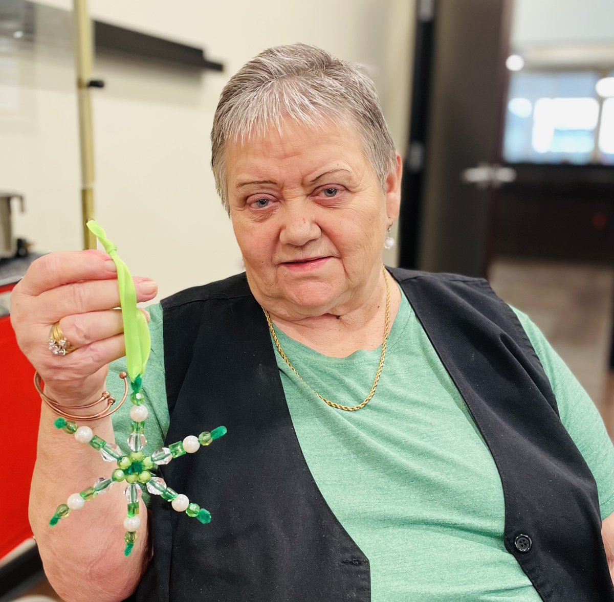 OaksAtByron's tweet photo. Our artisans created personalized snowflake sun catchers. ❄️ #TrilogyLiving https://t.co/I72p8kW9pw