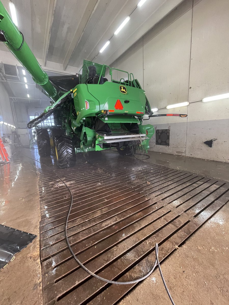 MaendelWayne's tweet photo. Getting all washed up for 2023 https://t.co/0RzVJHGW8B