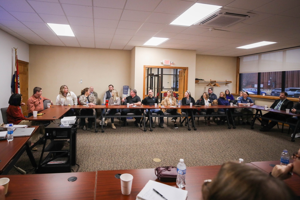 MoberlyChamber's tweet photo. We are 1️⃣one week away from Coffee Chat☕️, our monthly networking event for our members.☑️
➡️All members are welcome to attend.
For location time⏲️ and details view your email. Not receiving emails? Call us at 660-263-6070
#showmemoberly | #wechoosemoberly https://t.co/KwoRMkdj25