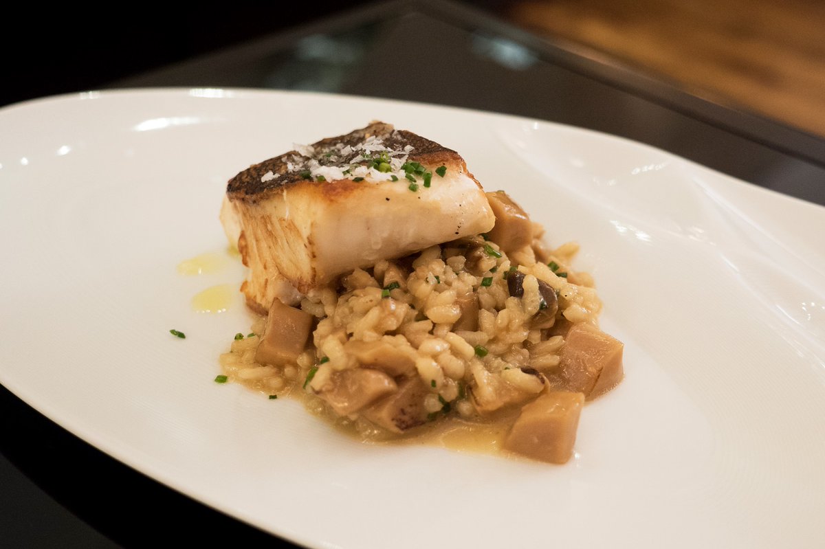 Ya se sabe que del mar el 𝐦𝐞𝐫𝐨... 🌊🐟😋🍴⁣⁣⁣⁣
⁣⁣⁣⁣
🍴𝐑𝐞𝐬𝐭𝐚𝐮𝐫𝐚𝐧𝐭𝐞 𝐀𝐥𝐚𝐦𝐞𝐝𝐚 𝐗𝐗𝐈⁣⁣⁣
🏡 Plaza de Compostela 21⁣⁣⁣
☎986211140⁣⁣⁣
📎granhotelnagari.com/restaurante/⁣
⁣
#pescadofresco #denuestralonja #puertodevigo⚓️⛵️