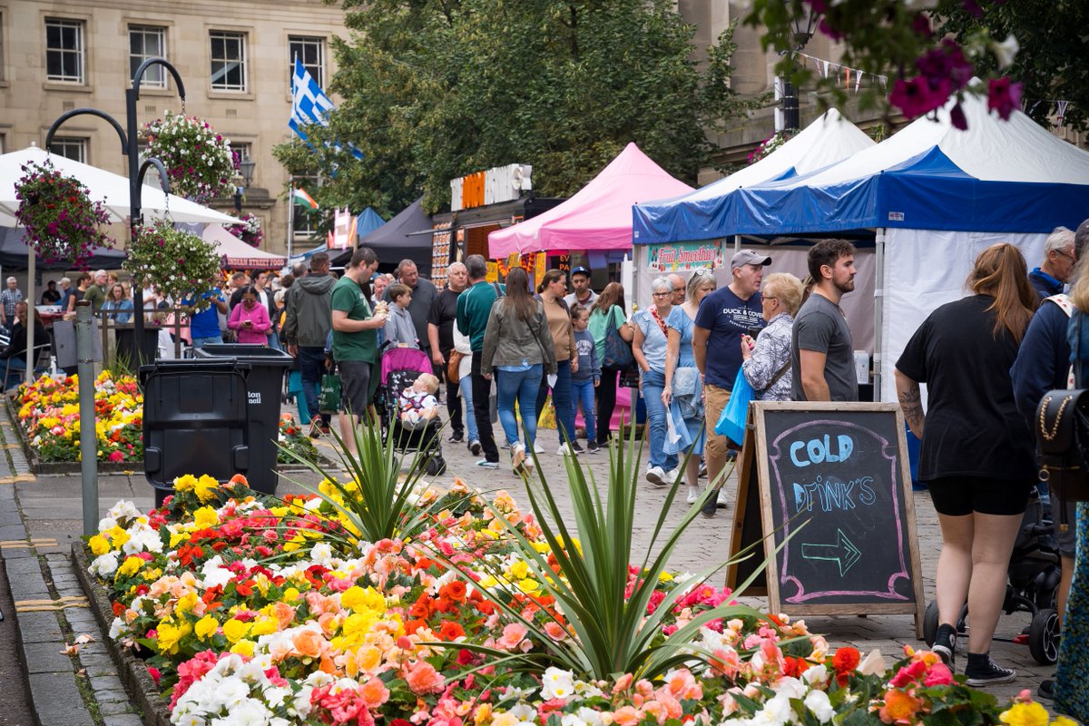 BoltonFoodFest's tweet photo. We have some amazing news!✨
Last year’s record-breaking festival has won an award for the ‘Best Large Speciality Market’, a national title given by the National Association of British Markets Authority. 🌯🥃
Read more here: https://t.co/EMVMkK5kKN
#BFDF https://t.co/2KIDJz2YLs