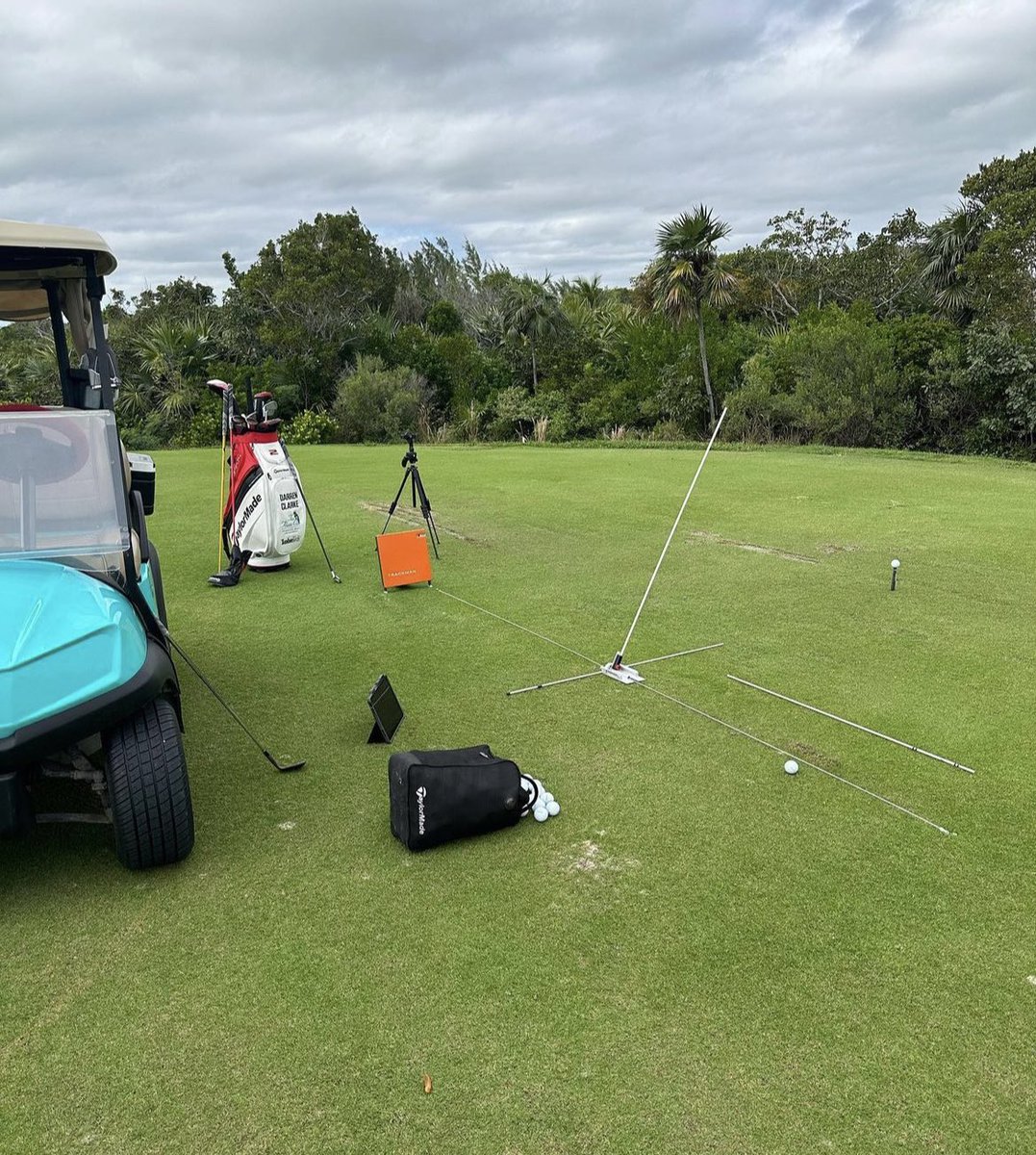 DarrenClarke60's tweet photo. Today’s work station here at @TheAbacoClub. I’ve been dropping too much under plane so time to get back on top of the ball with some new exciting prototype shafts! #properpractice https://t.co/mHhDjmoPwQ
