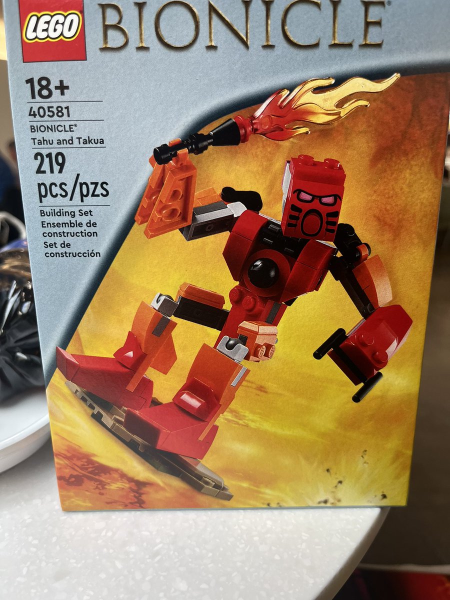 loki_guy's tweet photo. I am happy to have acquired Tahu even if brick built, he is awesome. #UnityDutyDestiny #Bionicle #LEGO https://t.co/4NcUvqEeS7