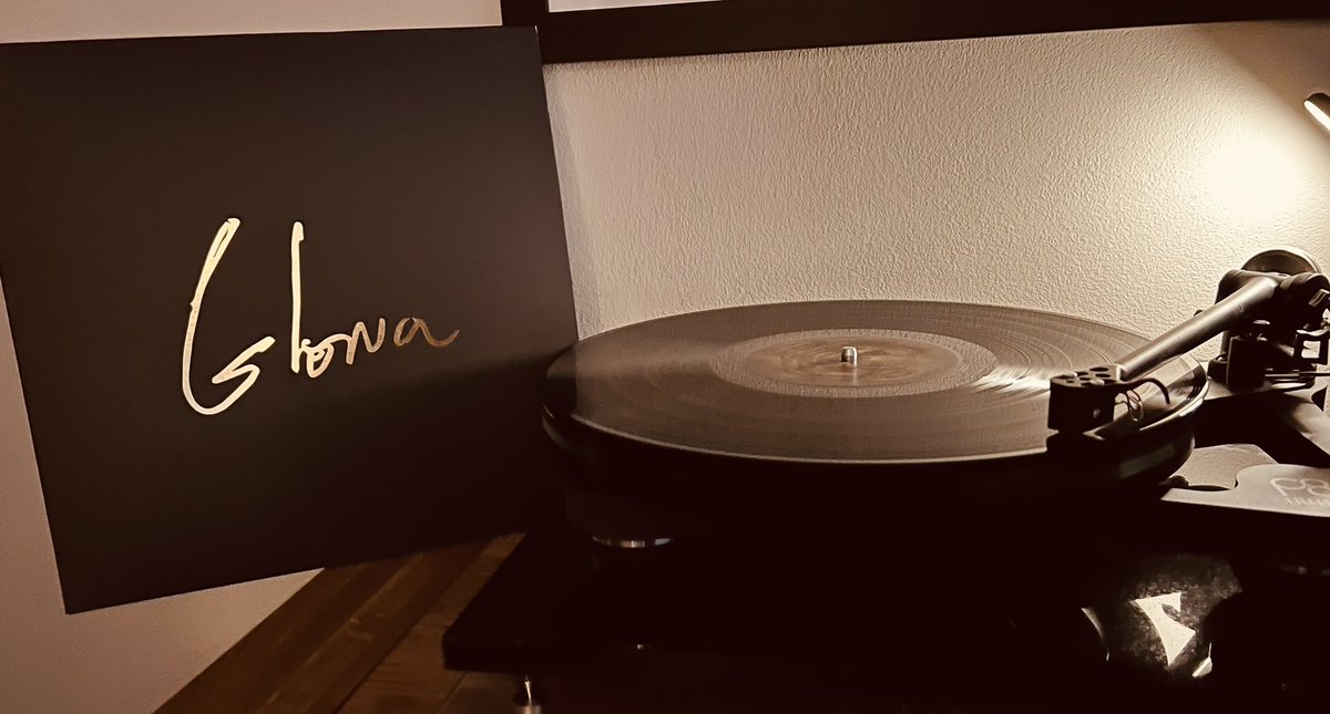 ZootOrange's tweet photo. It’s here! @samsmith night has arrived! Work is finished, Amazon Prime has delivered and a vodka is on the rocks! Play time! https://t.co/u1SCsiqBXZ