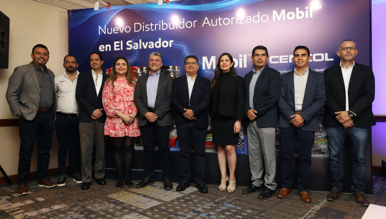 diario1_sv's tweet photo. #CEMCOL distribuidor autorizado de lubricantes #MobilTM en #ElSalvador
Detalles en: https://t.co/swSgnjpXG6
Foto: D1/Miguel R. Lemus https://t.co/1Frb5ndvK6
