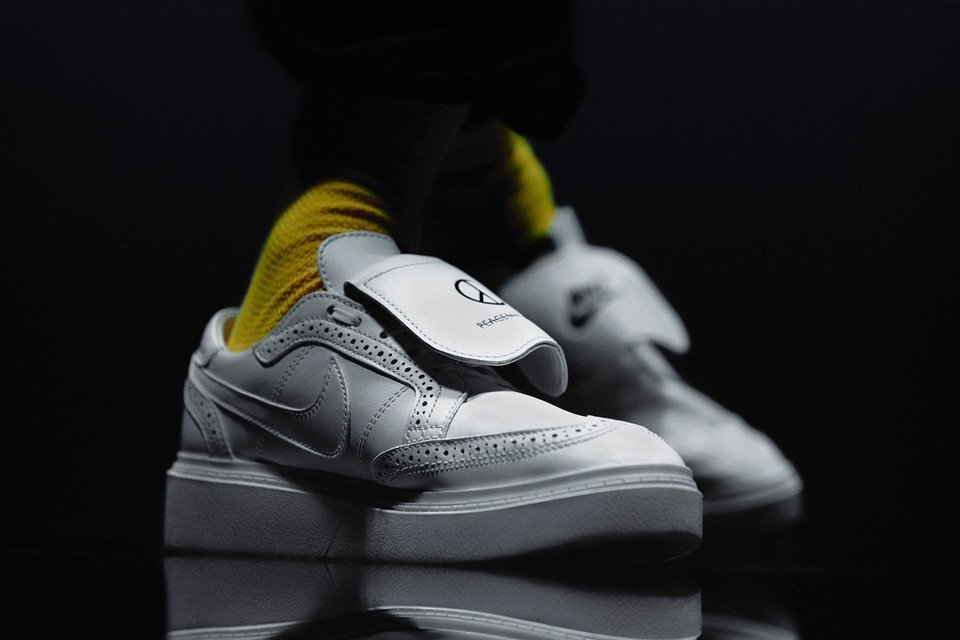 PrezyPrez's tweet photo. These go crazy... definitely see @stouzeofficial in these: G-Dragon x Nike Kwondo 1 https://t.co/mc1McRu1fL