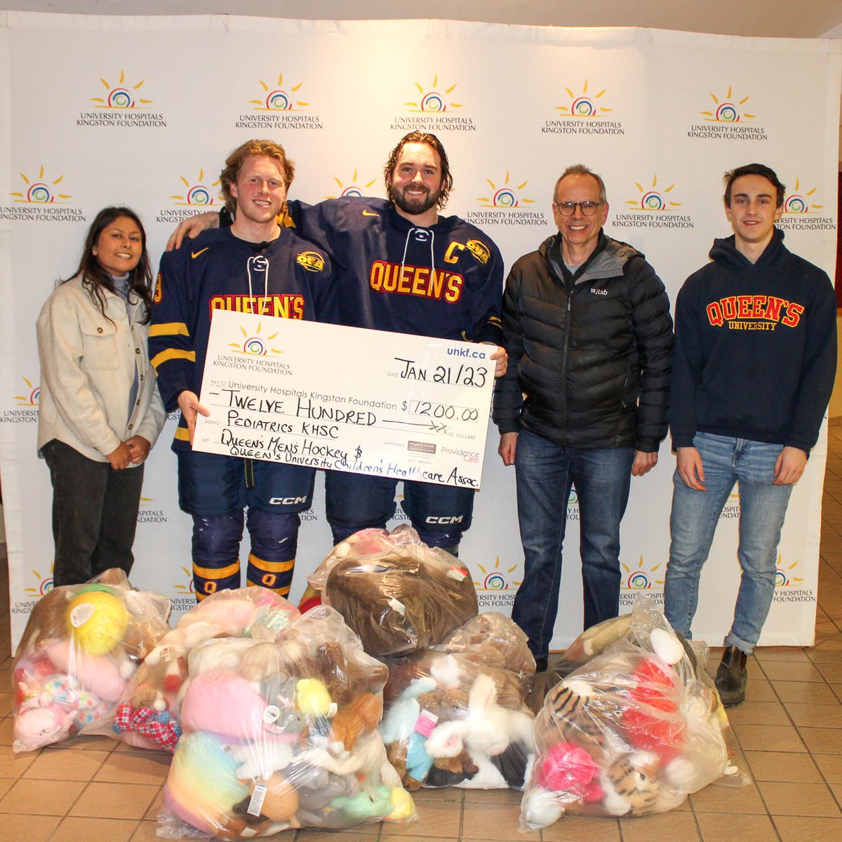 The Queen's University Children's Health Association hosted a Teddy Bear Toss fundraiser at the <a href="/queensgaels/">Queen's Gaels</a> Men’s Hockey game on Jan. 21! The group raised $1,200 in support of pediatric care at <a href="/KingstonHSC/">KingstonHSC</a>. Thank you for supporting our youngest patients at KHSC!