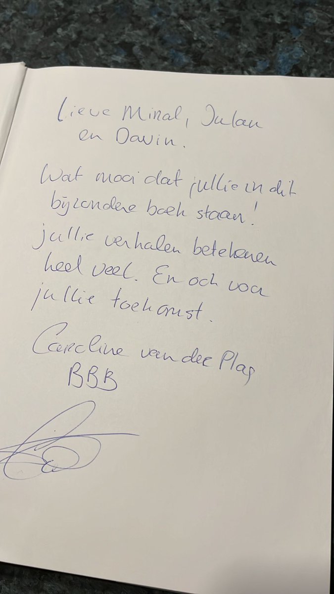 Puur, meelevend en emotioneel. Zo deed <a href="/lientje1967/">Caroline van der Plas</a> vanmiddag haar speech in #Haarlo na de uitreiking van het eerste exemplaar van het boek #metdepetrond. Aangrijpende verhalen en fraaie foto's van plattelandsjongeren, beoogd opvolgers, waaronder de onze...