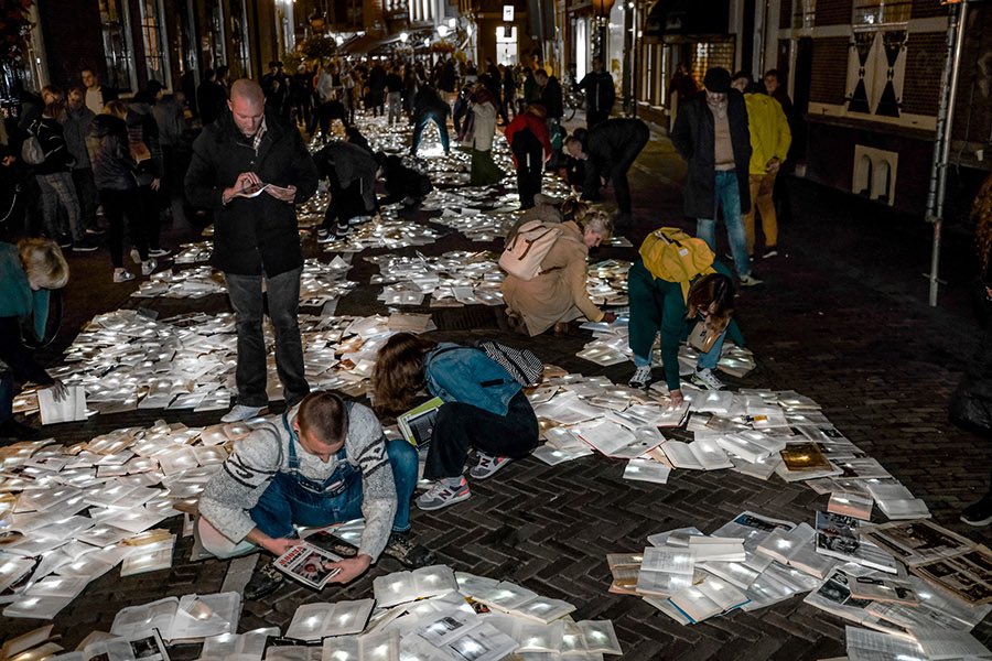 Brooklyn Street Art (@bkstreetart) on Twitter photo “LITERATURE VS TRAFFIC” IN UTRECHT’S CITY CENTER: LUZINTERRUPTUS brooklynstreetart.com/2023/01/26/lit… <a href="/luzinterruptus/">luzinterruptus</a> Luz Interruptus. Literature VS Traffic. Literature Festival Utrecht – ILFU. The Netherlands. (photo © Rob Schreuder) “LITERATURE VS TRAFFIC” IN UTRECHT’S CITY CENTER: LUZINTERRUPTUS brooklynstreetart.com/2023/01/26/lit… <a href="/luzinterruptus/">luzinterruptus</a> Luz Interruptus. Literature VS Traffic. Literature Festival Utrecht – ILFU. The Netherlands. (photo © Rob Schreuder)