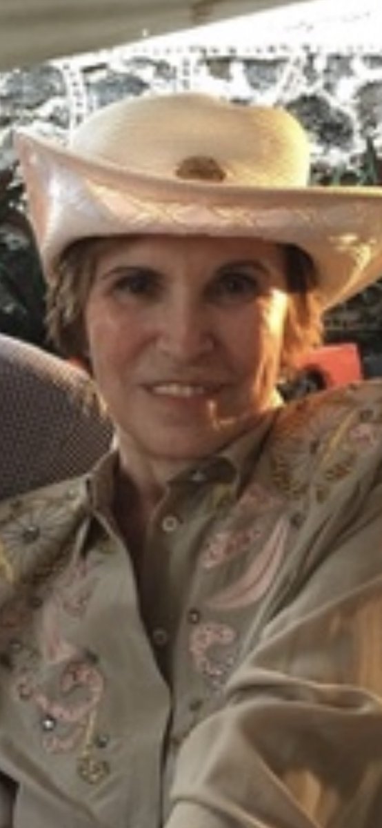 Felicidades a mi gran líder de vida, sigues presente te amo Madre