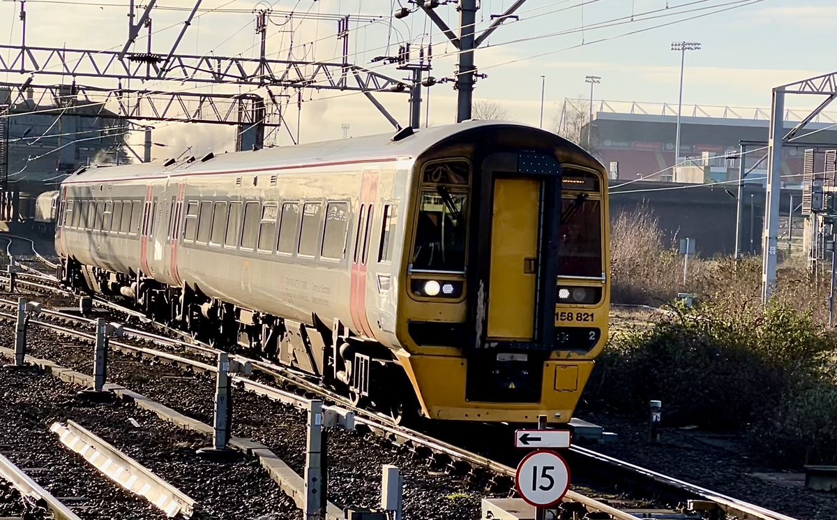 SydneyBridgeTMD's tweet image. More photos from Crewe Station yesterday morning 26/1/23 #Class150 #Class350 #Class331 #Class158 #RailwayPhotography
