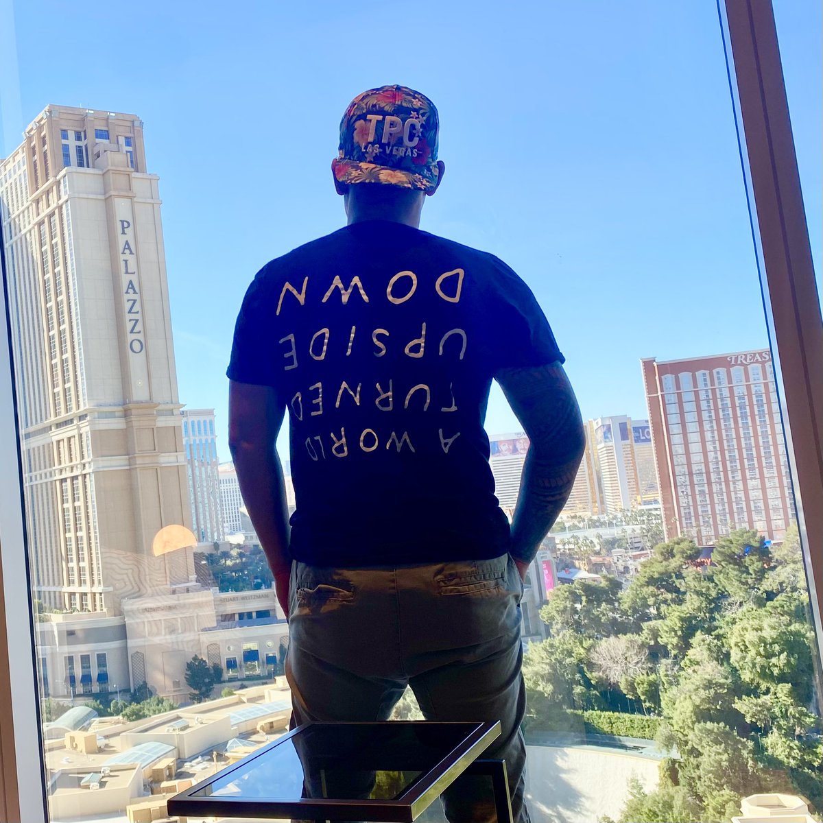 ACEBLVZER's tweet photo. Out here in Vegas rockin my @Moon_Bats shirt and I’m about to turn the craps table upside down!!! LFG!! 
🎲🎲 🎰

#moonbats #vegas #NFTCommunity @arben @itscmyg @FlexMyNFT @BigDaddyErac @gurupa_eth @HiroGode @glazy https://t.co/jAoW7CNFeA