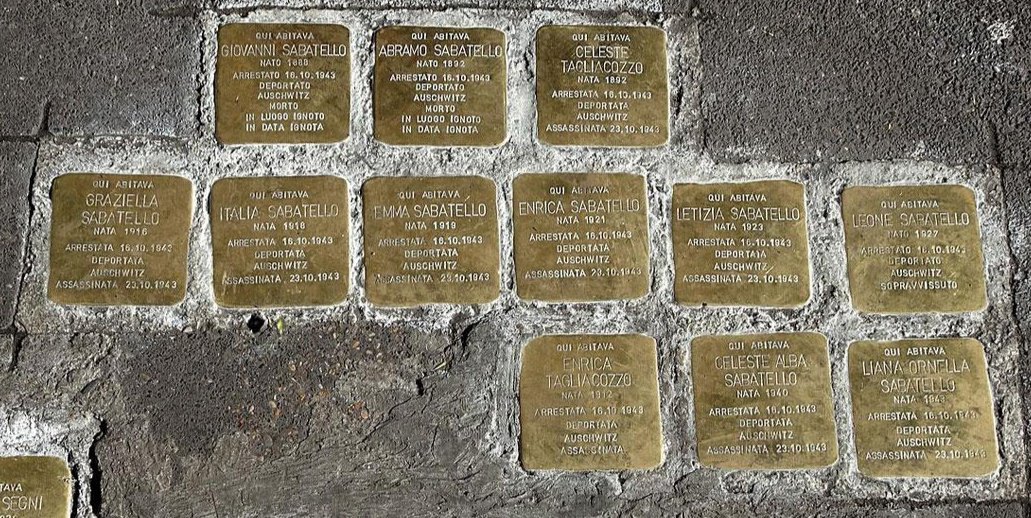 galleriaspada's tweet photo. Poco più di 500 mt. per giungere al Ghetto da Palazzo Spada: incontrerete impressionanti  #pietredinciampo, vivissimo ricordo di truci rastrellamenti, obbrobrio per Roma. Sono segni speciali nella #giornatadellamemoria #27gennaio, che ricorda la liberazione di Auschwitz del 1945. https://t.co/3NSbNiOLAz