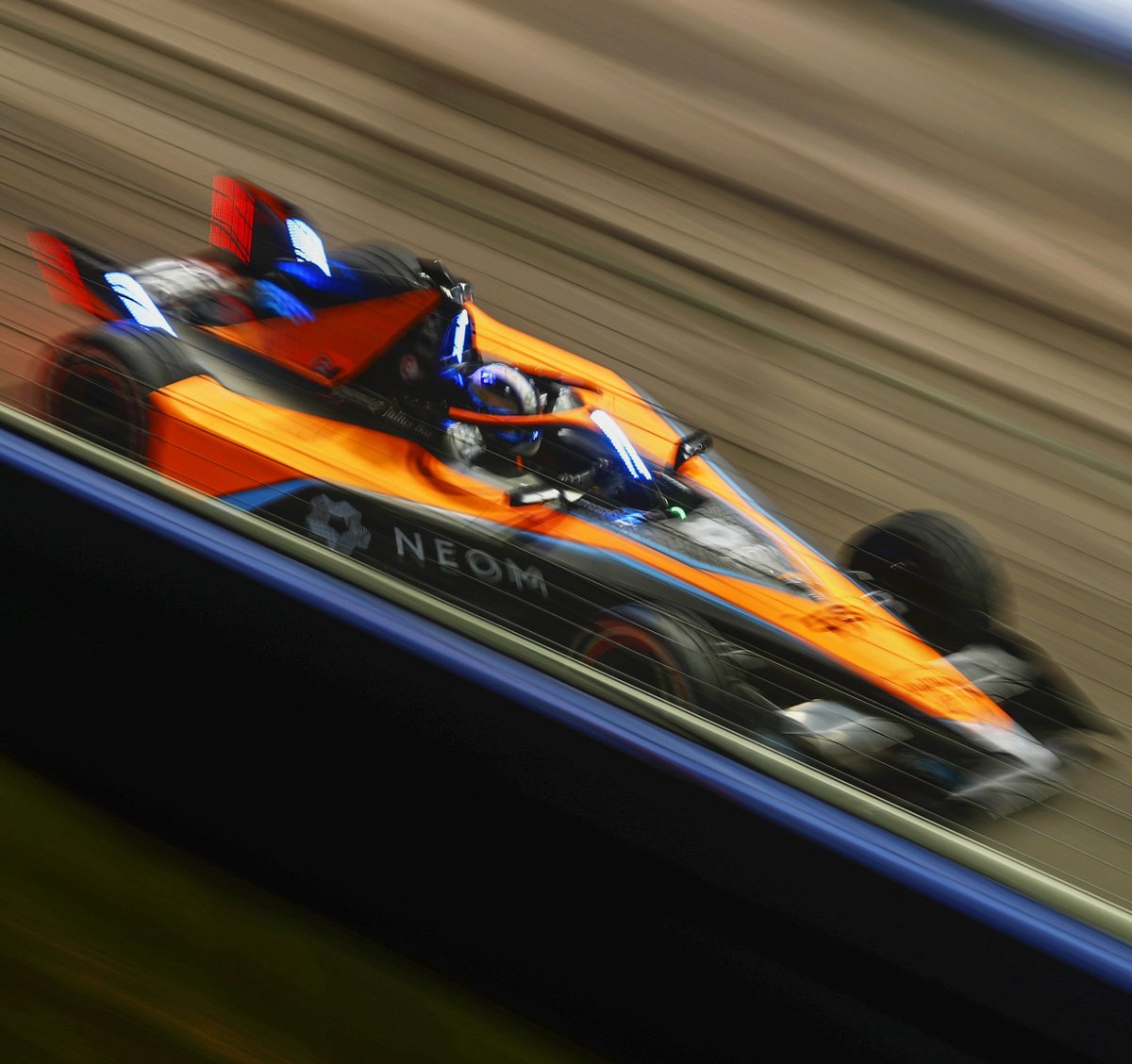 NEOM's tweet photo. What a race 🏎️ We couldn’t be prouder of the NEOM @McLarenFE Team and their fantastic performance 🙌🏁

#DiriyahEPrix #NEOM #NEOMxMcLaren https://t.co/NzBFZQkom9