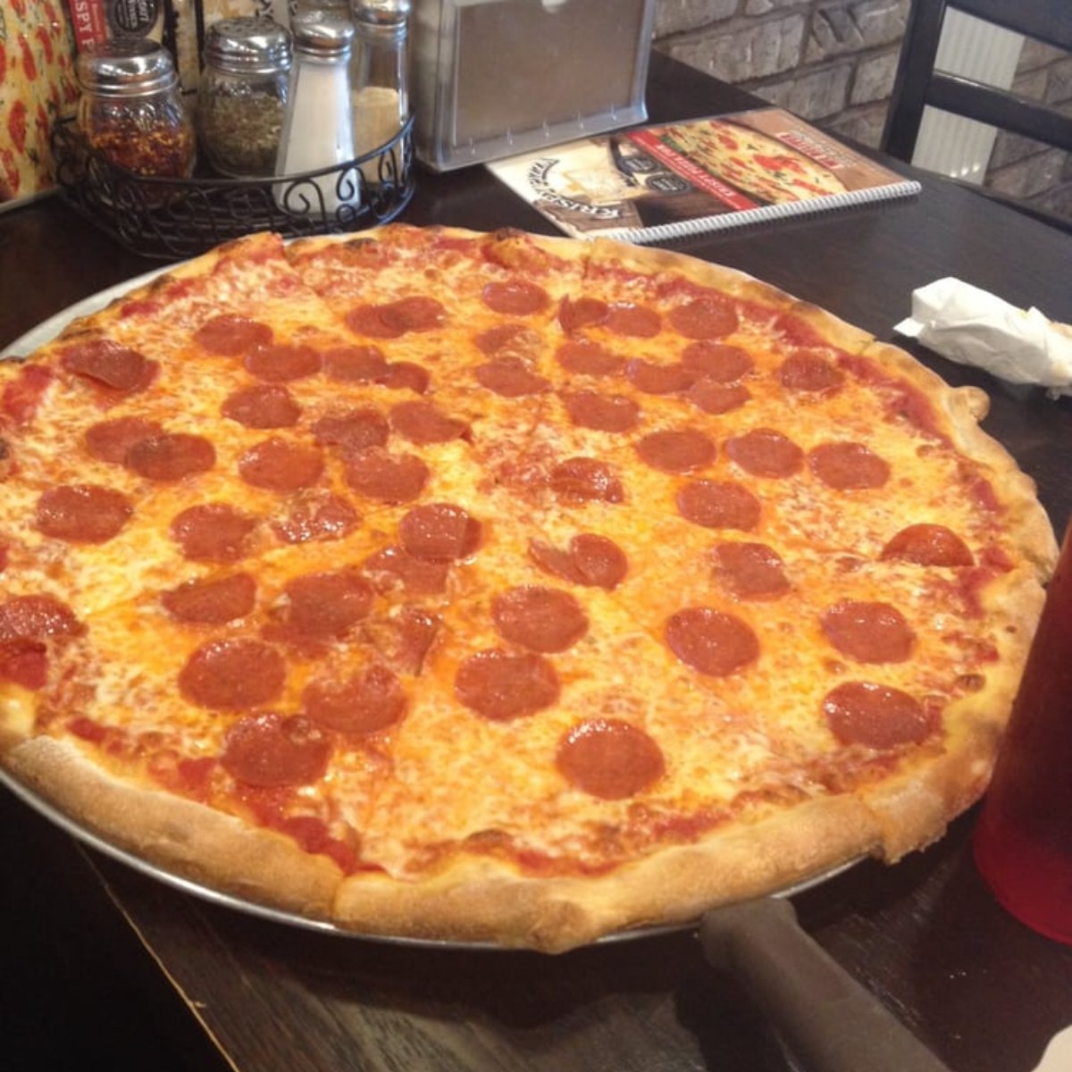 KrispyPizzaNJ's tweet image. Every pizza is a personal pizza if you try hard enough. #NYStylePizza