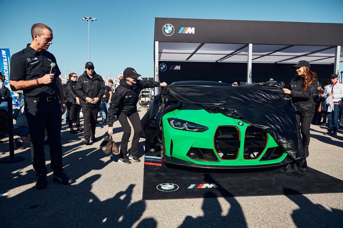 BMWMotorsport's tweet photo. THE M3 CS. World premiere.
#THEM3CS #BMWM #24Daytona @DAYTONA
BMW M3 CS: Fuel consumption in 1/100 km (combined): 10.4-10.1 (WLTP), CO2 emissions in g/km (combined): 234-229 (WLTP). Further information: https://t.co/w46LKyIass. https://t.co/pYMgvaD5X3