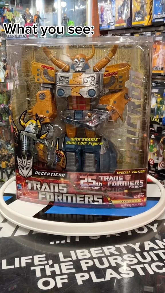 FarpointToys's tweet photo. Anything for the shot 😂
#farpoint #farpointtoys #fromretrotorightnow #comics #retrocomics #toystoystoys #toys #toytok #smallbusiness #smallbusinesscheck #trending #nostalgineers #toystoystoys #toys #transformers #unicron #comedy #meme #doyouremember #21stnightofseptember #e… https://t.co/fxV2UU2k3P