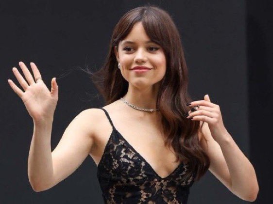 DevineGospel's tweet photo. Actor Jenna Ortega reveals in a new interview that her favorite MLB Player is Ha-Seong Kim

“I love watching The Korean King play. I believe he’s one of the best players in Baseball and I believe he deserves to be the favorite for NL MVP" https://t.co/QYvTxD91Hp