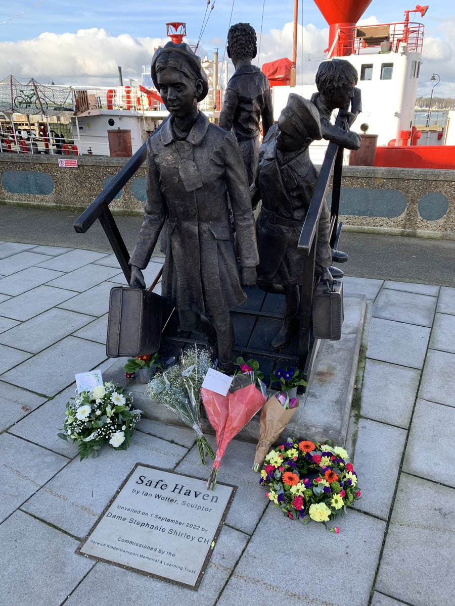 The tributes laid at the Kindertransport memorial today, after the service commemorating #HolocaustMemorialDay. #HMD2023