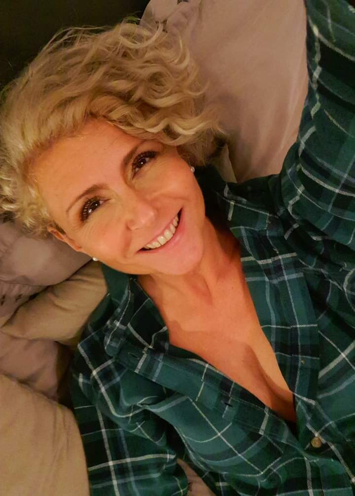 ZSlapalova's tweet photo. Odvoleno ❤
A teď už večerní pohoda... ve flanelu ❤
Běžte prosím volit. Každý hlas bude potřeba.
#pavelprezident #generalpavel #flanel https://t.co/HQ6tzWHeH4