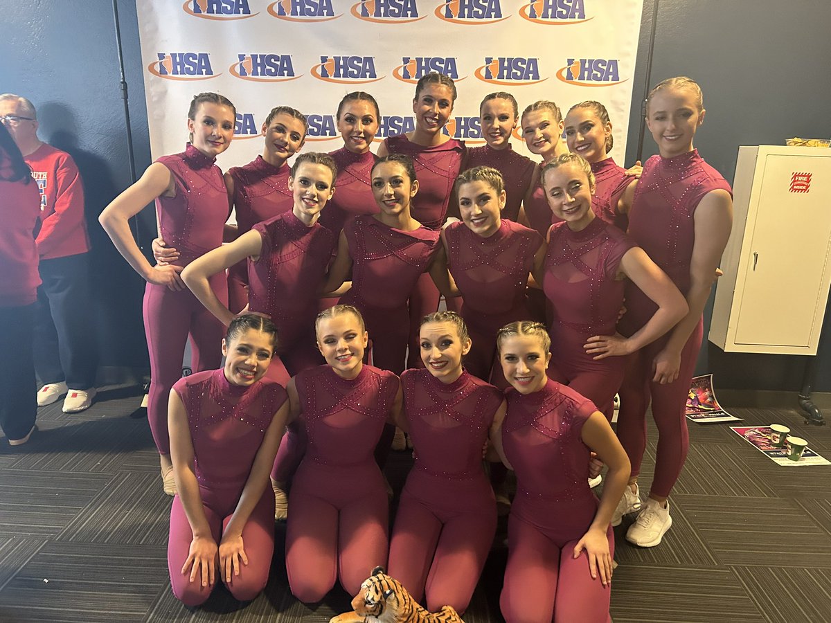 clcathletics's tweet image. Great performance by our Tiger Dance Team at the IHSA State Finals!  You Ladies make us proud!!  #weRclc #TigerPride