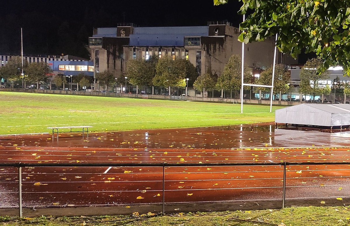 otrolocokcorre's tweet image. Conozco un sitio ovalado en donde los problemas se pueden centrifugar...