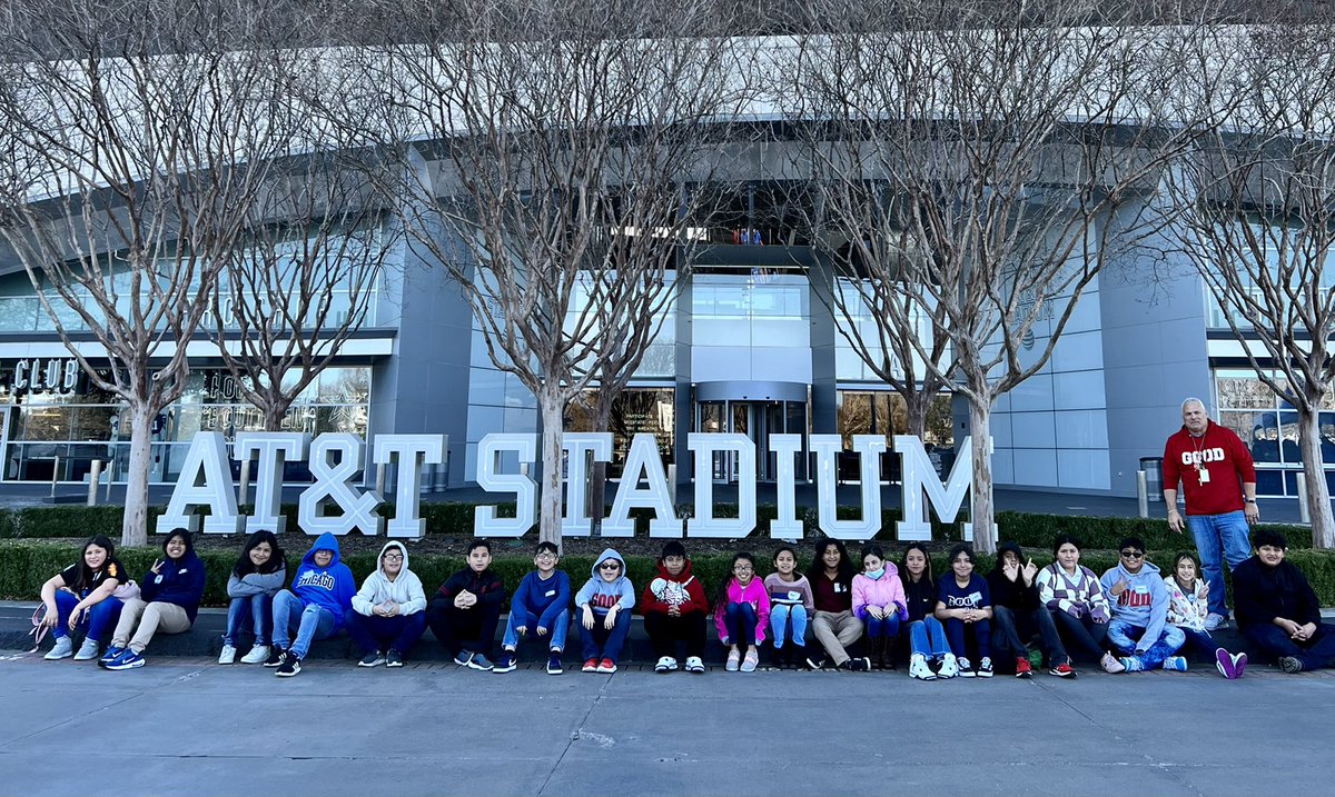 toddone8's tweet photo. Great day to explore Math &amp; engineering at AT&amp;T Stadium #goodvibes @JohnRGood https://t.co/Wc9Sa0vLUs