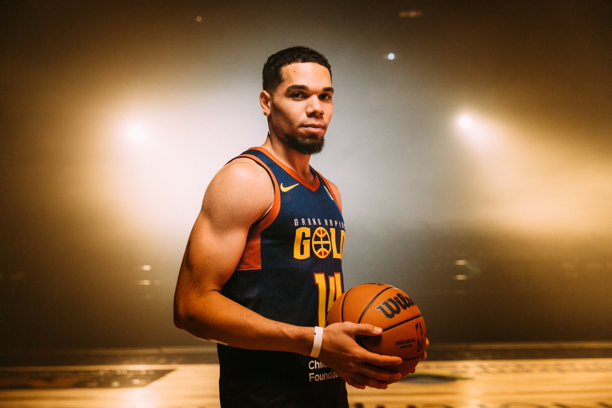 NBAGrandRapids's tweet photo. BURK is B-A-C-K 🤩 @MBtrey4 https://t.co/LX4uZ1olvG