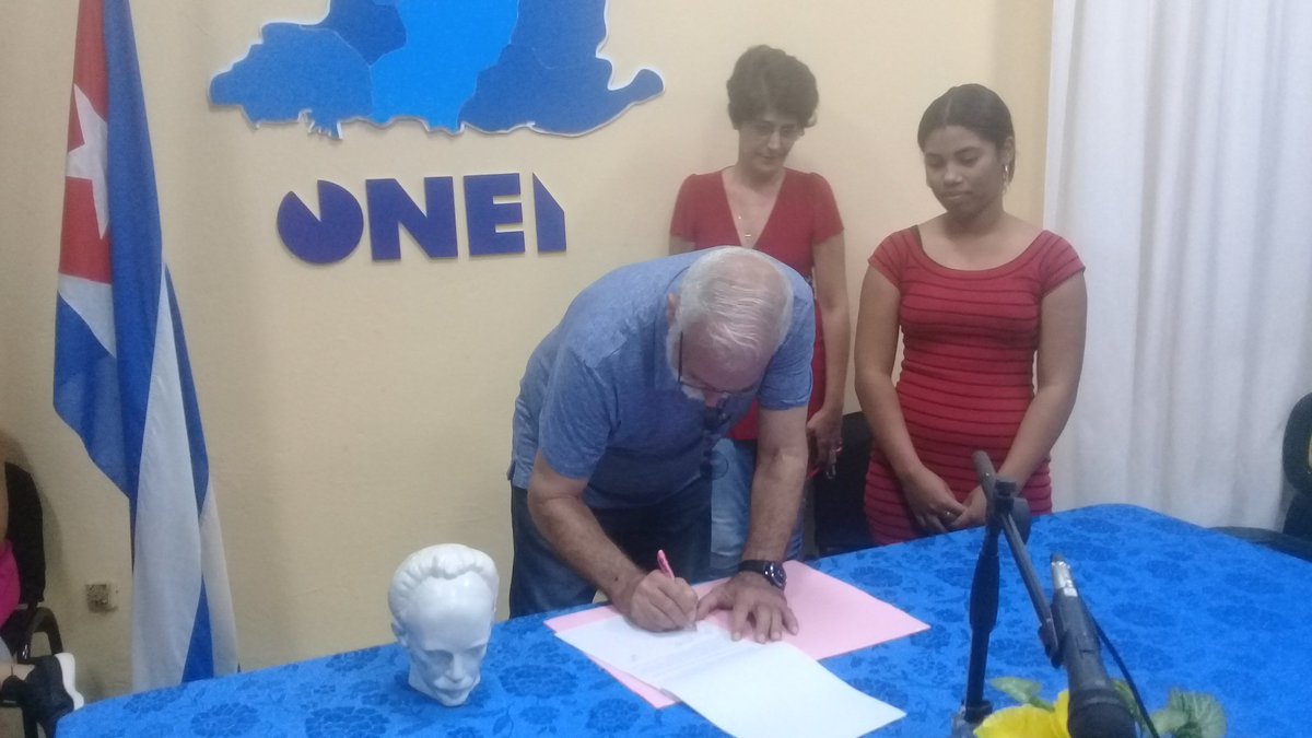 oficina_ss's tweet photo. Se firma el Código de Ética de los auditores del sistema #ONEI en #SanctiSpiritus https://t.co/mpF8LDy4wY