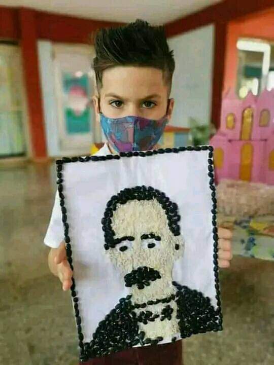 Frank16726439's tweet photo. La obra de Martí es de infinito amor hacia los niños. 
#MartiVive https://t.co/YAtQiEEWBM