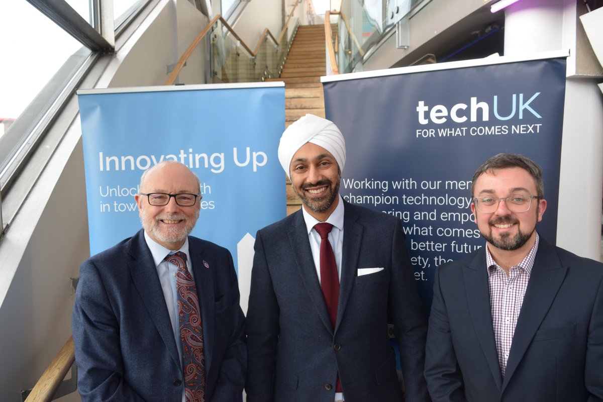 Atos's tweet photo. @techUK and @Atos held a roundtable today with @ACunninghamMP, the @NHSuk, and local businesses to create a new #digitalcommunity in Stockton-on-Tees as part of the #InnovatingUp project.

Learn more here ➡️ https://t.co/TZf2jEoRuC

#InnovatingUp #DigitalInnovation https://t.co/xp5HHyvOLb